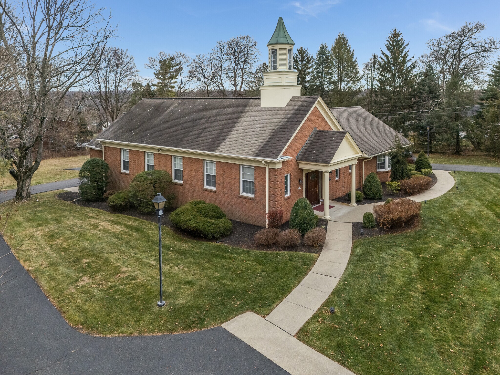 16 Harrison St, Clinton Township, NJ à vendre Photo de l’immeuble– Image 1 sur 46