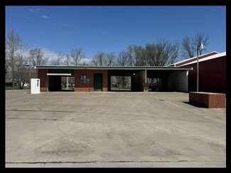 Plus de détails pour 204 W Maple St, Shelbina, MO - Spécialisé à vendre