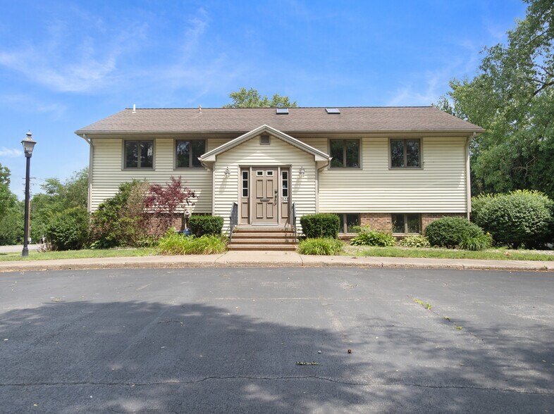 644 E Main St, Palmyra, NY à vendre - Photo de l’immeuble – Image 1 sur 50