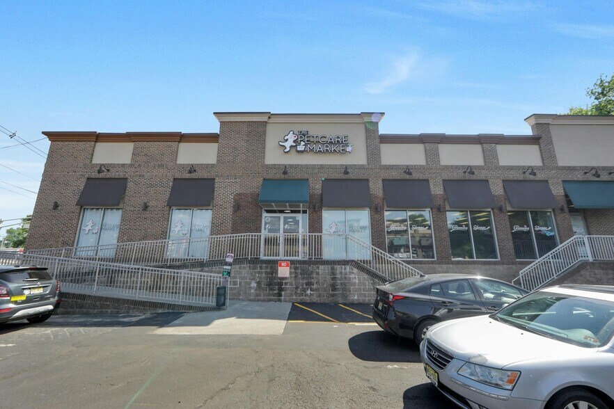 275 N Main St, Lodi, NJ à vendre - Photo de l’immeuble – Image 2 sur 44