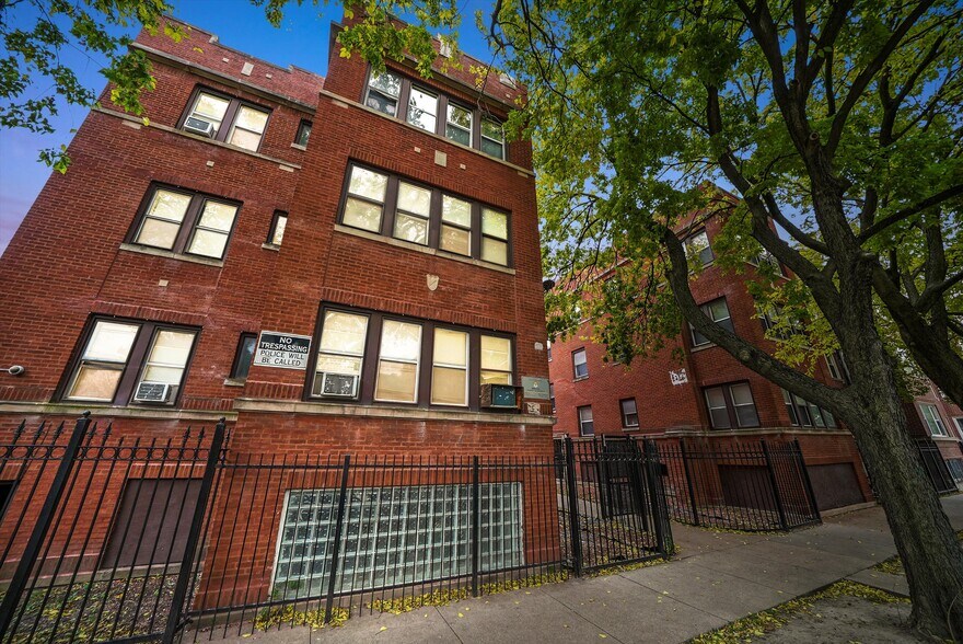 7237-7243 S Bennett Ave, Chicago, IL à vendre - Photo de l’immeuble – Image 2 sur 8