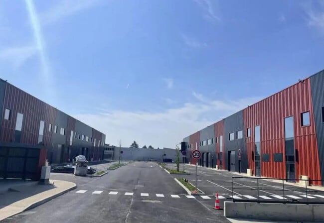 Plus de détails pour 6 Rue De La Guivernone, SAINT-OUEN-L'AUMONE - Industriel/Logistique à louer