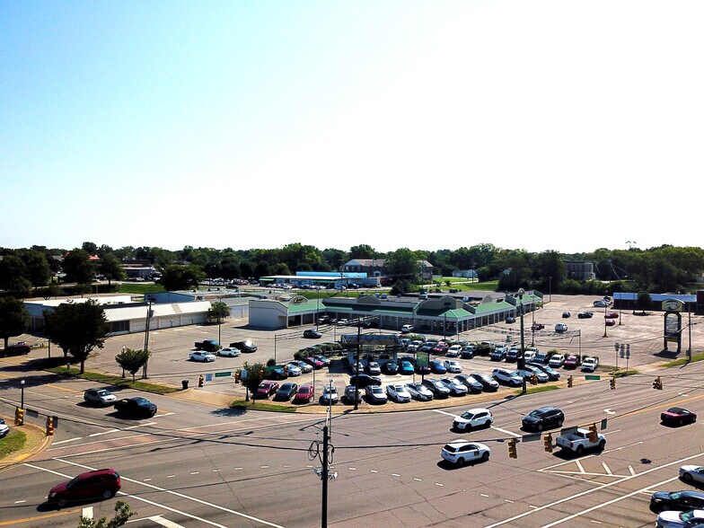 115-123 SE Broad St, Murfreesboro, TN à louer - Photo de l’immeuble – Image 2 sur 3