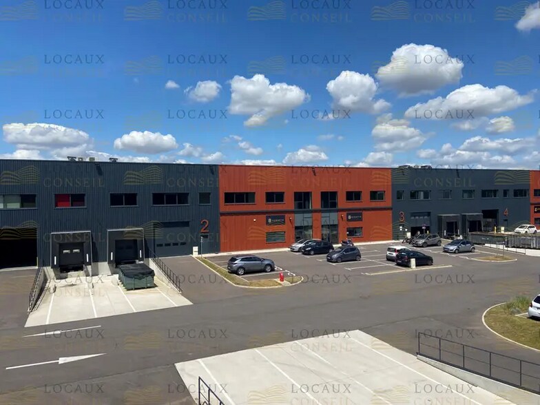 12 Rue De L'Equerre, Saint-Ouen-l'Aumône à louer - Photo de l’immeuble – Image 2 sur 5