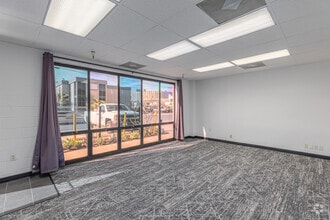 3486 Kurtz St, San Diego, CA à louer Photo intérieure– Image 2 sur 11