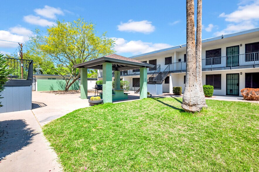 1942 W Berridge Ln, Phoenix, AZ à vendre - Photo de l’immeuble – Image 3 sur 25