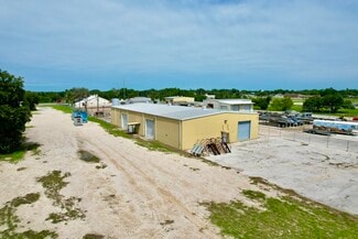 Plus de détails pour 1209 - 1211 Bensdale Rd, Pleasanton, TX - Industriel/Logistique à louer