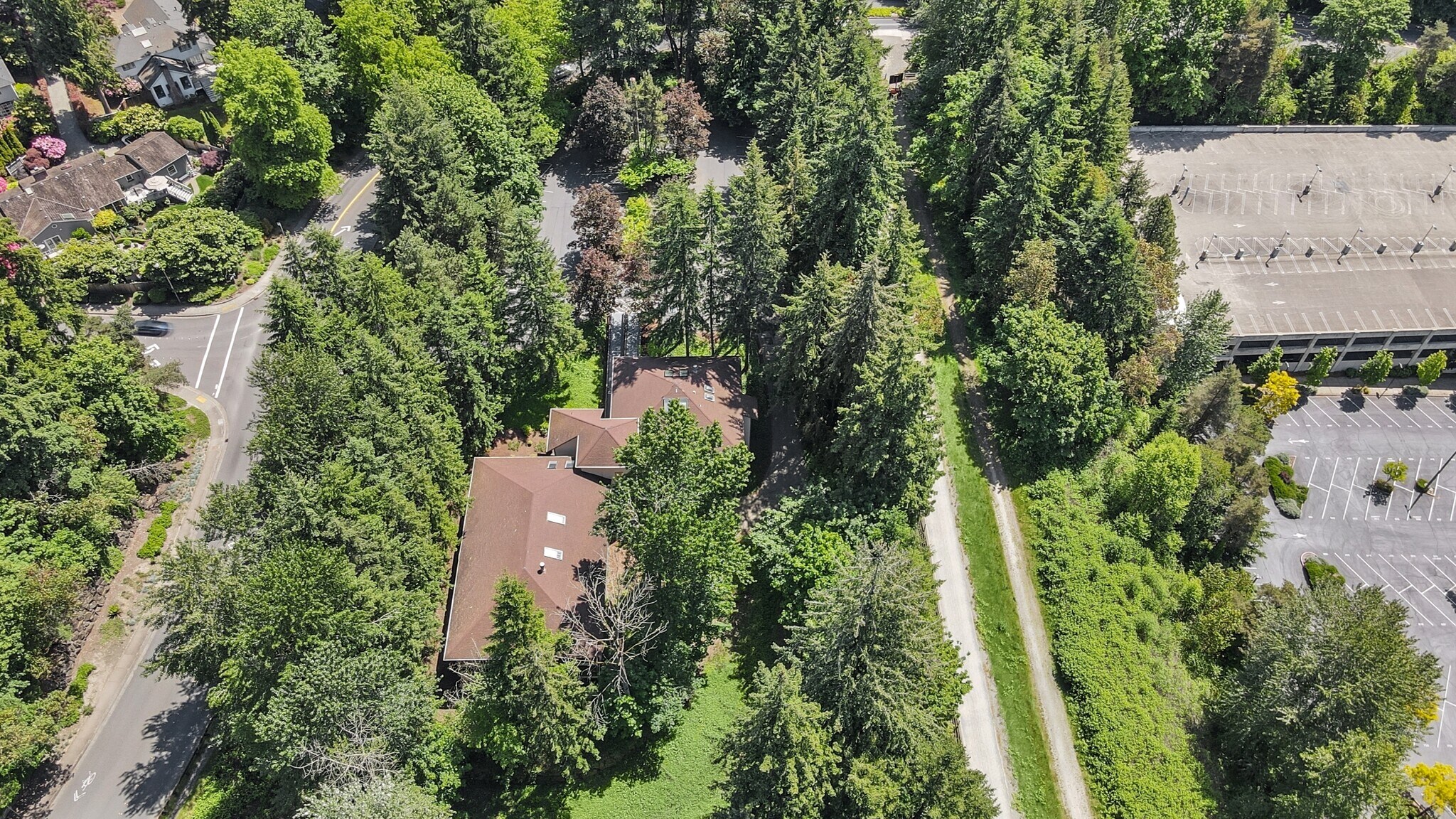 3805 108th Ave NE, Bellevue, WA à vendre Photo de l’immeuble– Image 1 sur 13