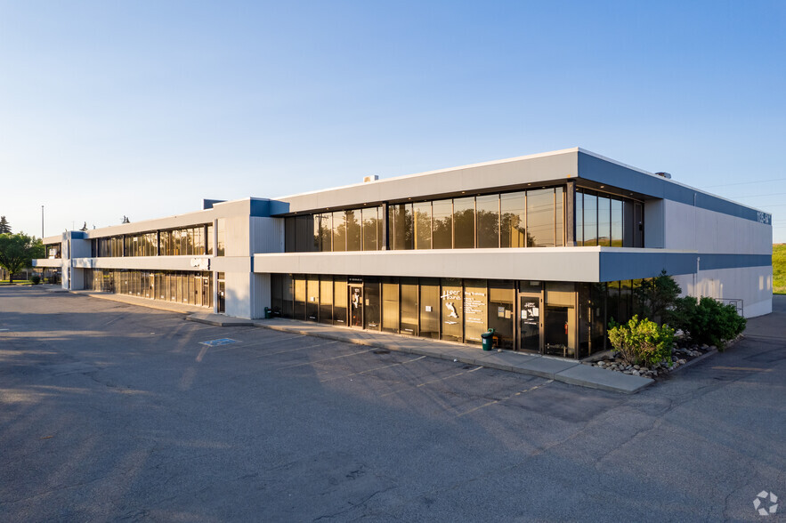 1135 64th Ave SE, Calgary, AB à louer - Photo de l’immeuble – Image 3 sur 8