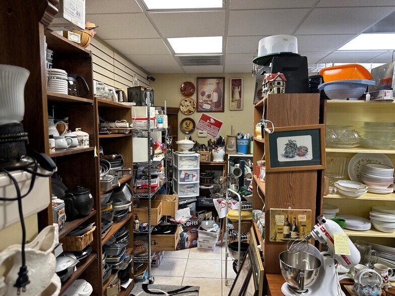 2715 Tamiami Trl, Port Charlotte, FL à vendre - Photo de l’immeuble – Image 3 sur 12