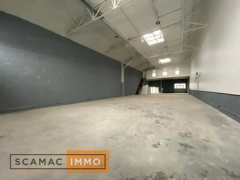 269 Rue Du Maréchal Juin, Vaux-le-Pénil à louer - Photo de l’immeuble – Image 1 sur 4