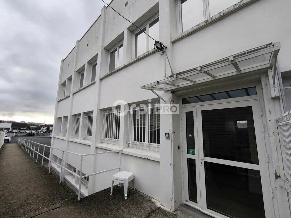 Bureau dans Malemort à louer Photo de l’immeuble– Image 1 sur 14