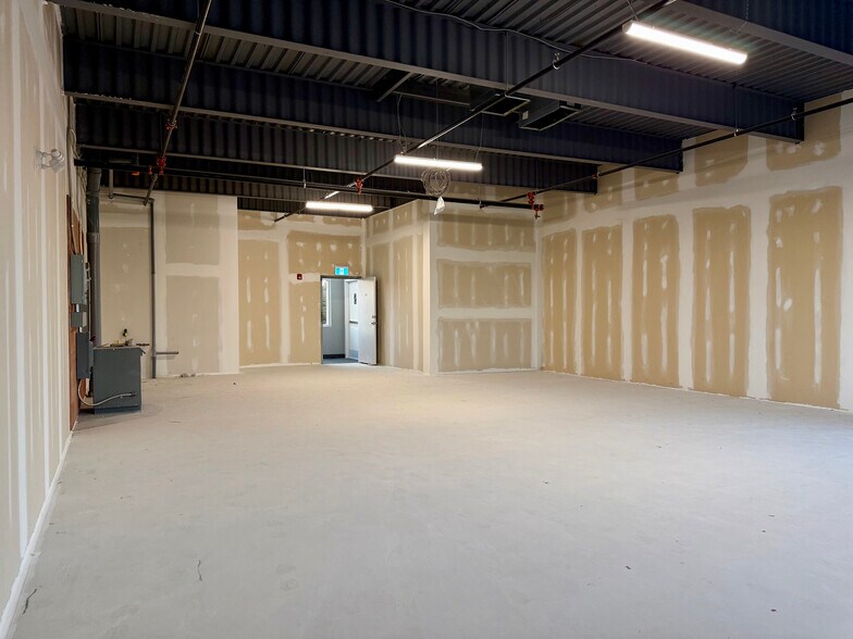 1038 Garner Rd W, Hamilton, ON à vendre - Photo de l’immeuble – Image 2 sur 11