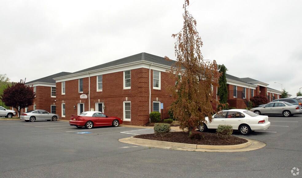 590 Neff Ave, Harrisonburg, VA à louer - Photo de l’immeuble – Image 2 sur 10