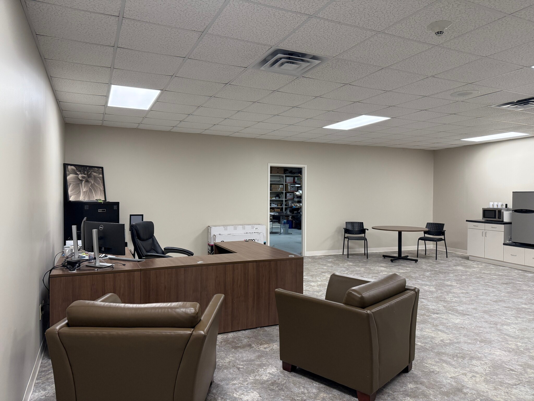 1002 N Church St, Greensboro, NC à louer Photo de l’immeuble– Image 1 sur 2