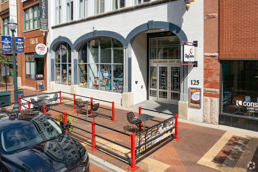 125 S Kalamazoo Mall, Kalamazoo, MI à louer - Photo de l’immeuble – Image 3 sur 6
