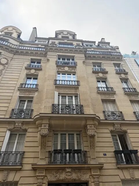 Bureau dans Paris à louer Photo de l’immeuble– Image 1 sur 3