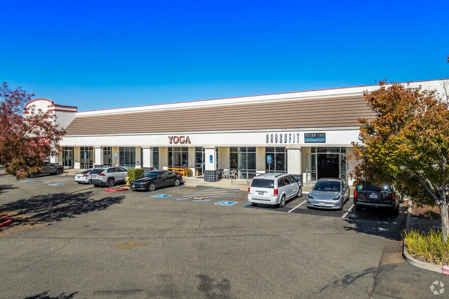 1013 Riley St, Folsom, CA à louer - Photo de l’immeuble – Image 2 sur 4