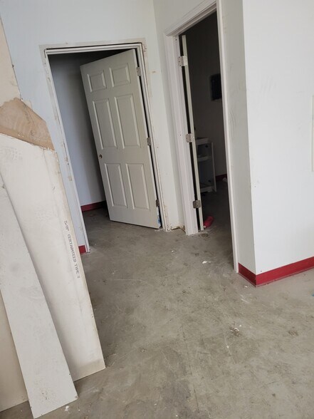 1772 S Dixie Blvd, Radcliff, KY à louer - Photo de l’immeuble – Image 3 sur 6