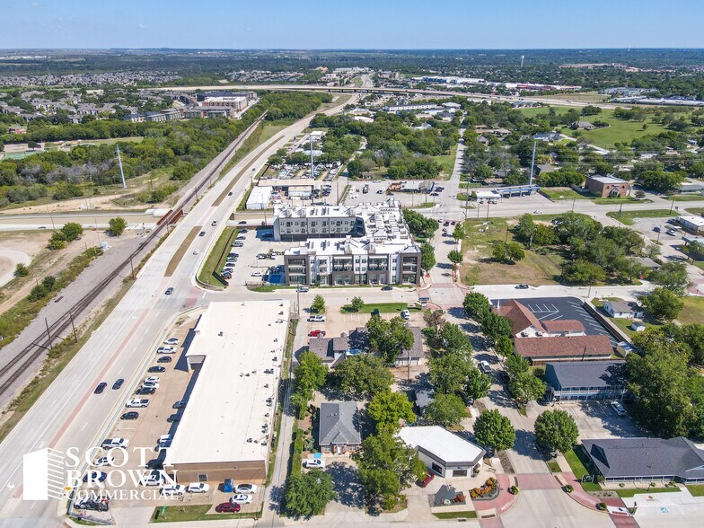 104 Houston St, Roanoke, TX à louer - Photo de l’immeuble – Image 3 sur 5