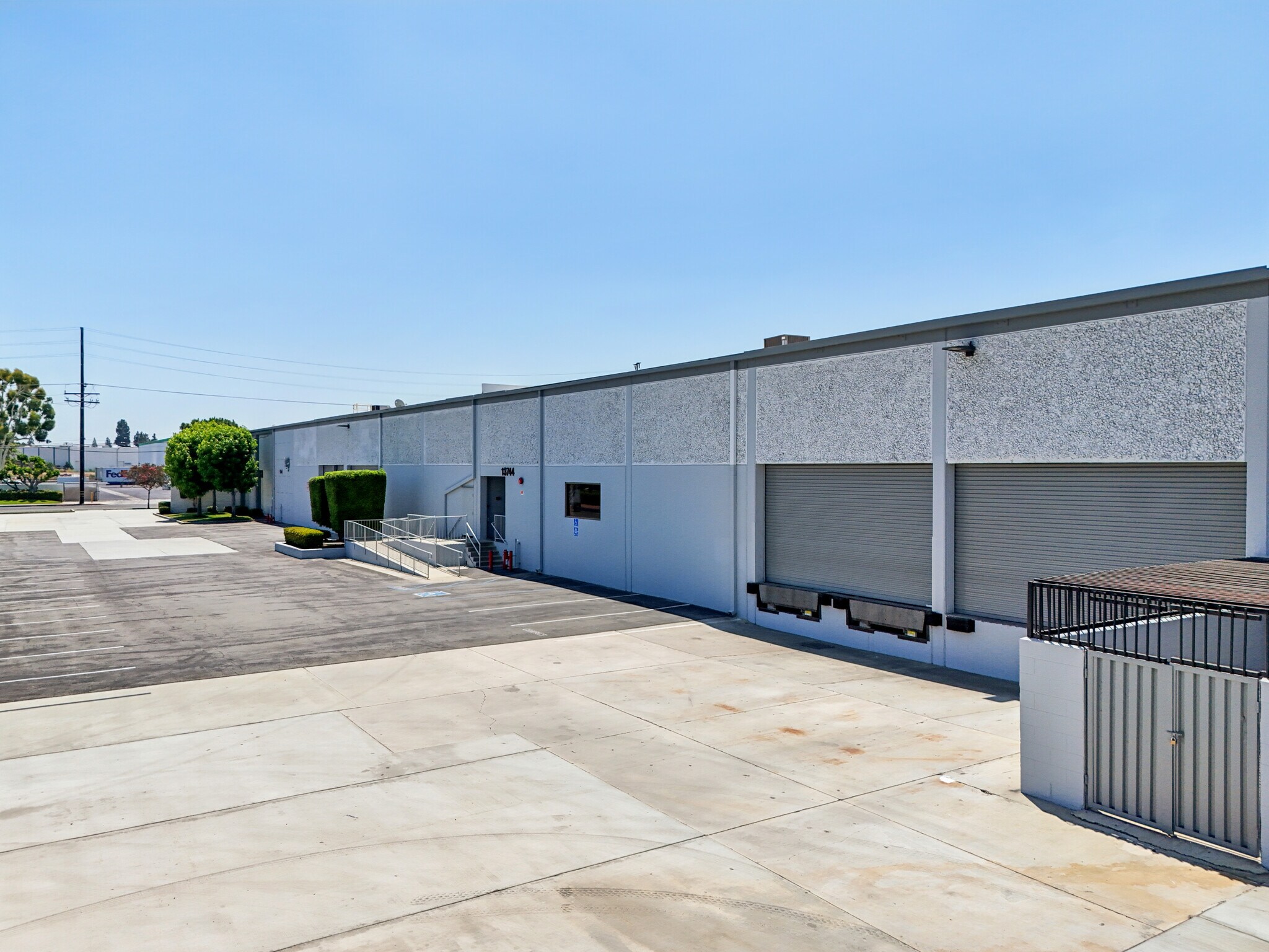 15005 Marquardt Ave, Santa Fe Springs, CA à louer Photo de l’immeuble– Image 1 sur 9