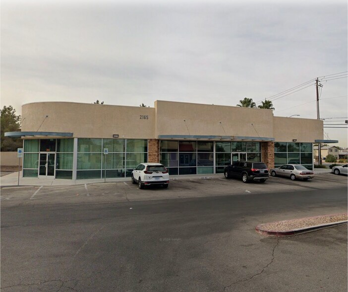 2165 E Windmill Ln, Las Vegas, NV à vendre - Photo de l’immeuble – Image 2 sur 17