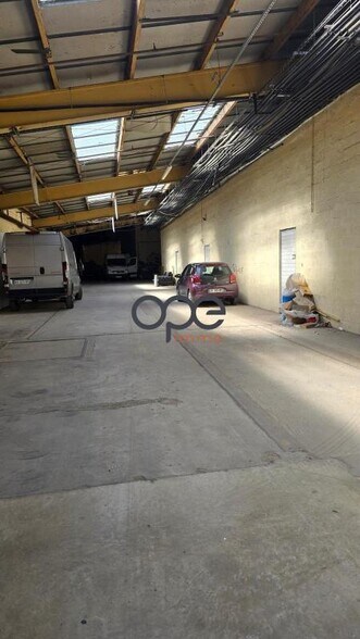 Industriel/Logistique dans Neuilly-en-Thelle à vendre - Photo de l’immeuble – Image 3 sur 5