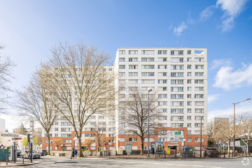 Boulevard Gallieni, Issy-les-Moulineaux à louer - Photo de l’immeuble – Image 2 sur 3