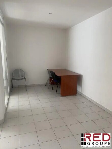 Bureau dans Meyreuil à louer - Photo de l’immeuble – Image 3 sur 4