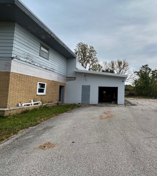 09383 Blue Star Hwy, South Haven, MI à vendre - Photo de l’immeuble – Image 3 sur 9