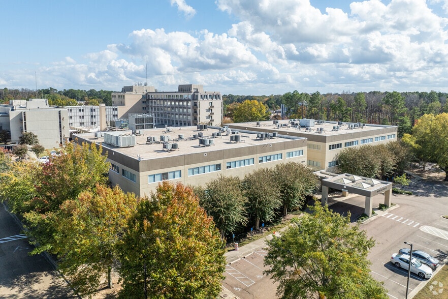 1860 Chadwick Dr, Jackson, MS à louer - Photo principale – Image 1 sur 5