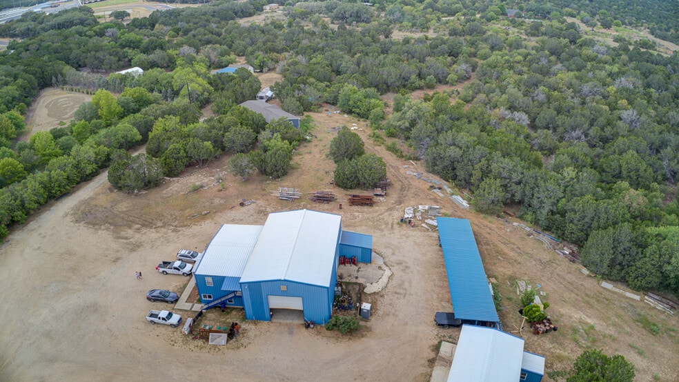 9425 Schoenthal Rd, New Braunfels, TX à vendre - Photo de l’immeuble – Image 2 sur 56