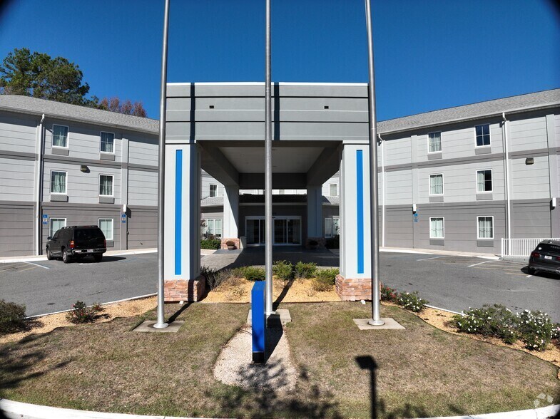 Florida Hospitality Pair: Tryp & Sonesta portefeuille de 2 biens à vendre sur LoopNet.fr – Image 2 sur 28