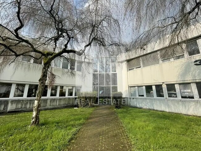 Plus de détails pour Bureau à vendre