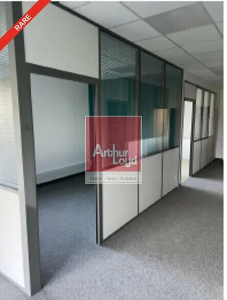 Bureau dans Nogent-sur-Seine à louer - Photo de l’immeuble – Image 1 sur 1