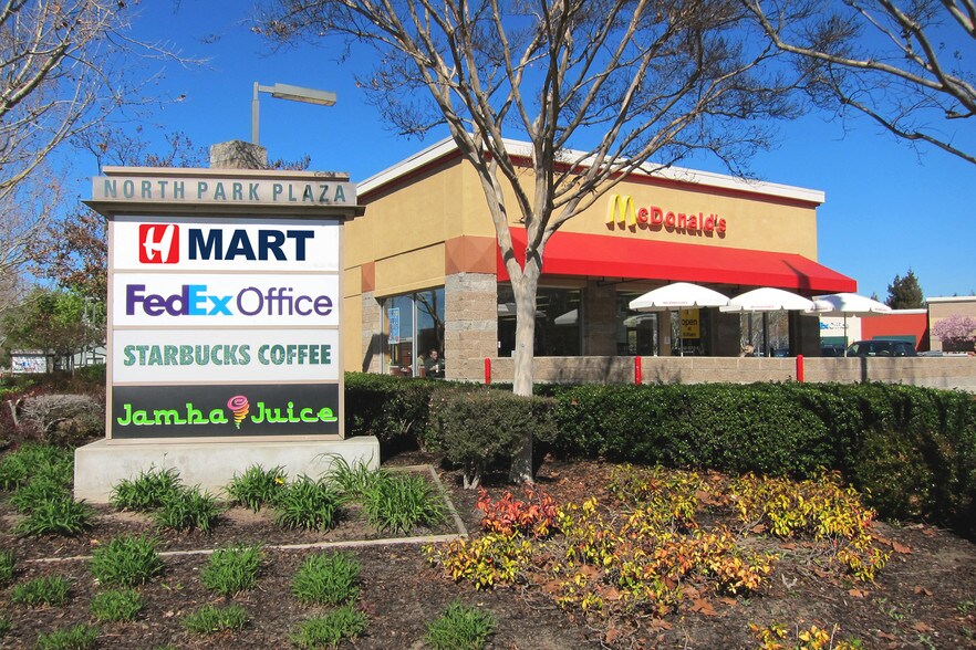 1708-1712 Oakland Rd, San Jose, CA à louer - Photo de l’immeuble – Image 2 sur 8