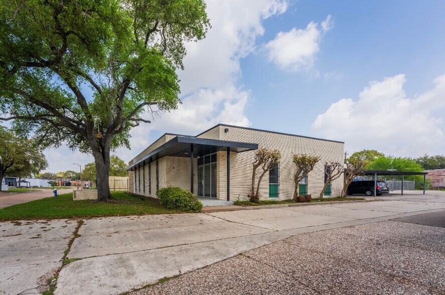 3935 Hartsdale Dr, Houston, TX à louer - Photo de l’immeuble – Image 2 sur 19