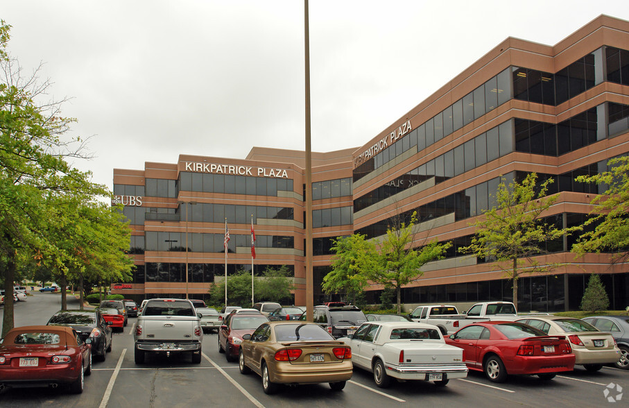 10800 Financial Centre Pkwy, Little Rock, AR à louer - Photo de l’immeuble – Image 3 sur 20