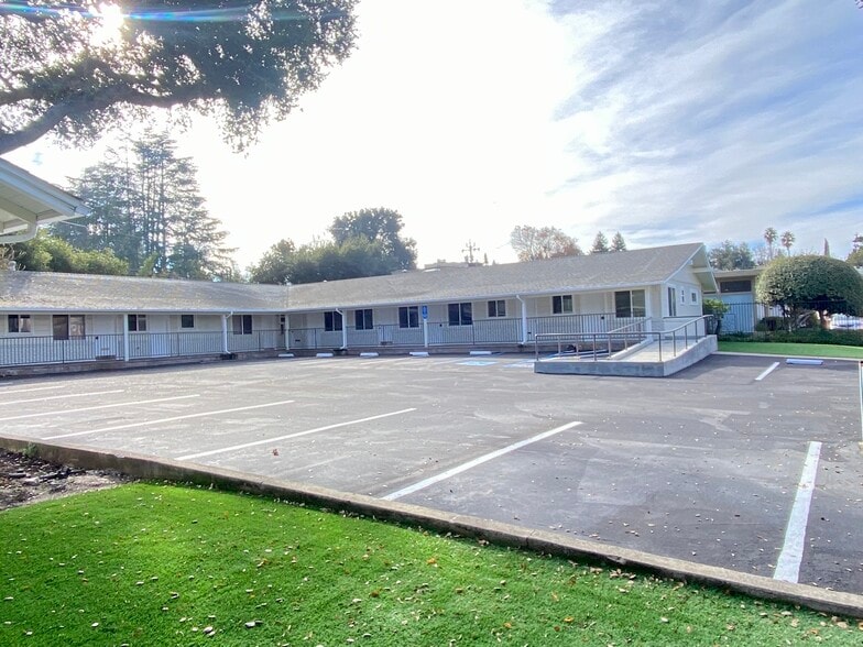 51 Renato Ct, Redwood City, CA à louer - Photo principale – Image 1 sur 3