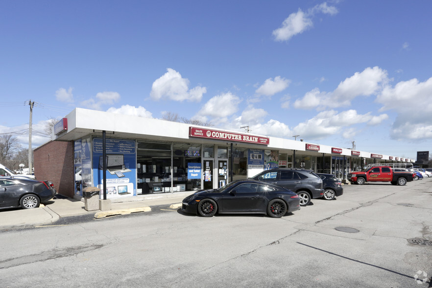 4704-4722 W Touhy Ave, Lincolnwood, IL à louer - Photo de l’immeuble – Image 1 sur 12