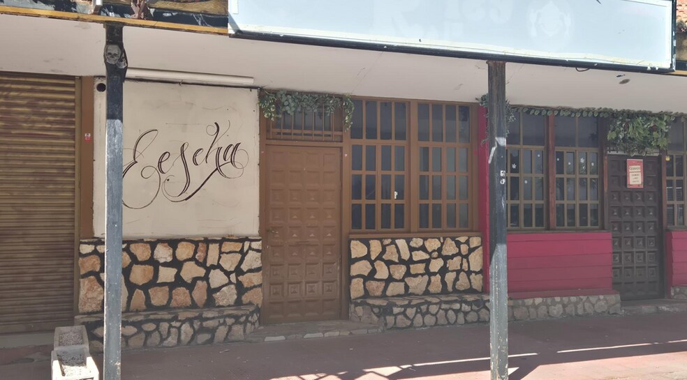 Local commercial dans Nuevo Baztán, Madrid à vendre - Photo de l’immeuble – Image 3 sur 3