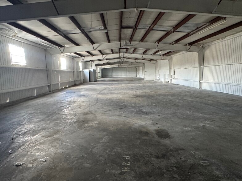 4605 Fowler St, Fort Myers, FL à vendre - Photo de l’immeuble – Image 3 sur 9