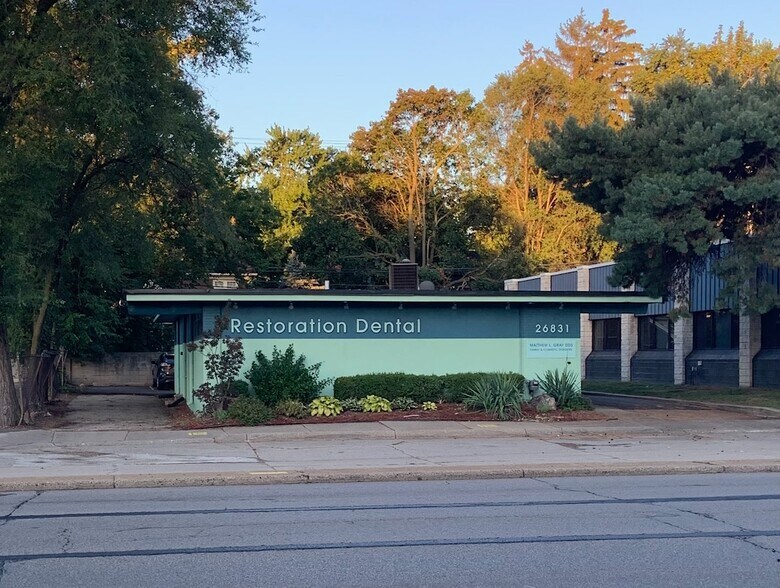 26831 Woodward Ave, Huntington Woods, MI à louer - Photo de l’immeuble – Image 2 sur 4