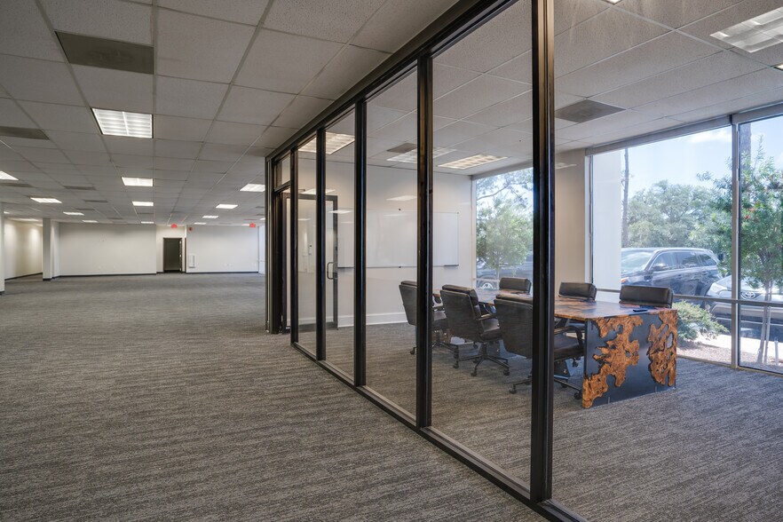 1321 Executive Center Dr, Tallahassee, FL à vendre - Photo de l’immeuble – Image 3 sur 17