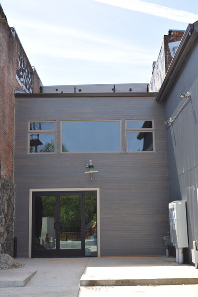 216 Petaluma Blvd, Petaluma, CA à louer - Photo de l’immeuble – Image 3 sur 3