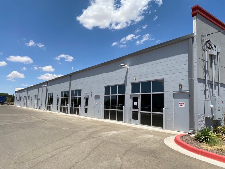 5951 Luckett Ct, El Paso, TX à louer - Photo de l’immeuble – Image 3 sur 9