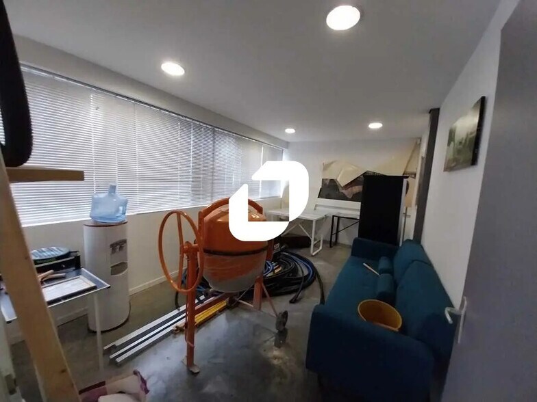 Local d’activités dans Le Haillan à louer - Photo de l’immeuble – Image 2 sur 12