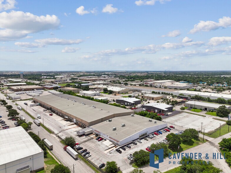 1400 Currency Dr, San Antonio, TX à vendre - Aérien – Image 3 sur 25