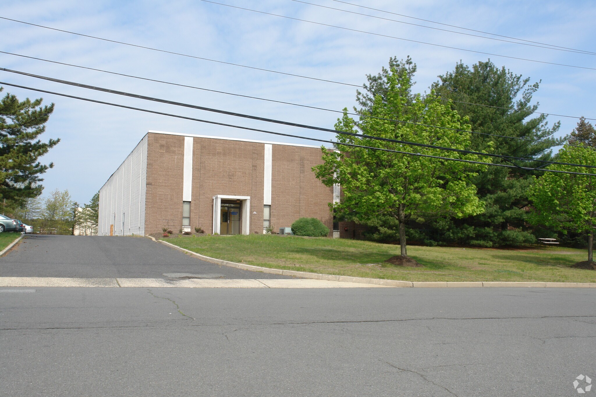 6 Alvin Ct, East Brunswick, NJ à louer Photo de l’immeuble– Image 1 sur 6