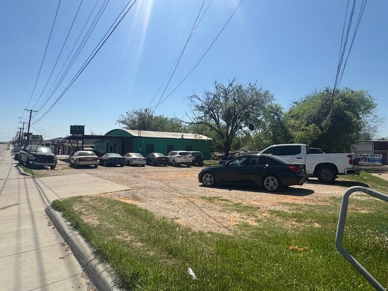 4200 Mansfield Hwy, Forest Hill, TX à vendre - Photo de l’immeuble – Image 2 sur 2